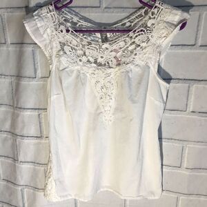 Rue 21 white lace top size Medium short sleeve